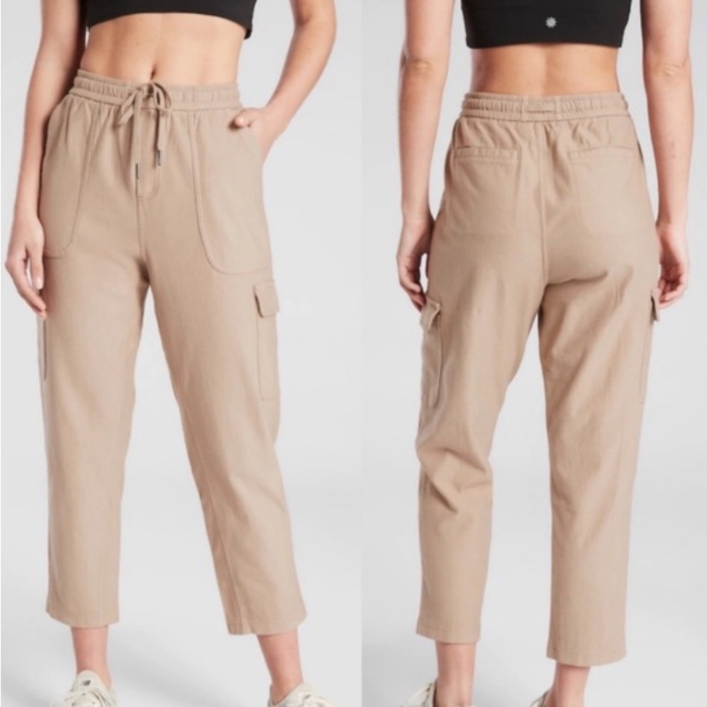 Athleta Farallon Cargo Crop Pant in Tan size 4